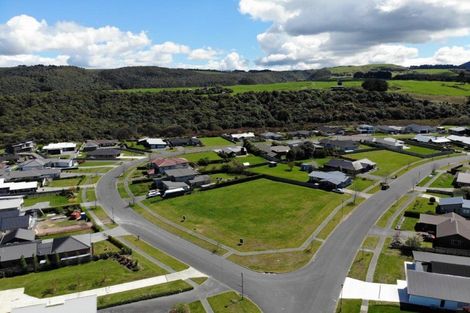 Photo of property in 2 Pukeko Way, Kinloch, Taupo, 3377