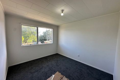 Photo of property in 4 Garton Drive, Massey, Auckland, 0614