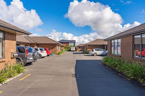 Photo of property in 108u9 Old Farm Road, Hamilton East, Hamilton, 3216