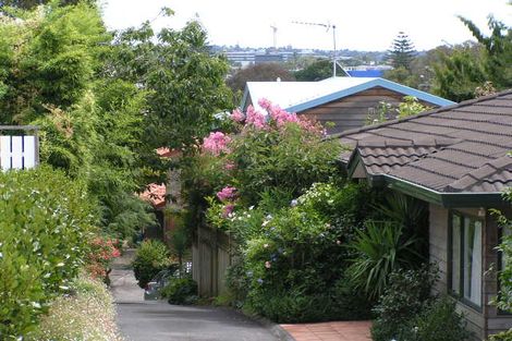 Photo of property in 13 Norman Road, Hauraki, Auckland, 0622