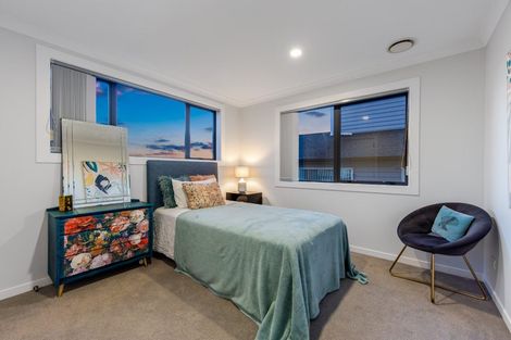 Photo of property in 5 Pennant Street, Long Bay, Auckland, 0630