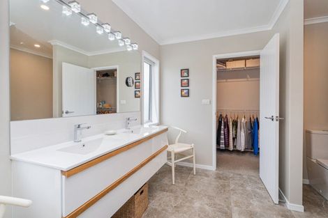 Photo of property in 10 Austin Drive, Whitianga, 3510