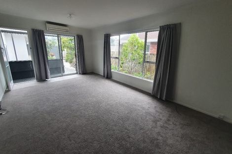 Photo of property in 24 Walton Street, Red Beach, 0932