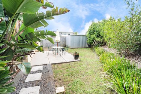 Photo of property in 37 Ina Ville Drive, Pukekohe, 2120