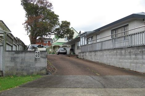 Photo of property in 2/39 Kiwi Esplanade, Mangere Bridge, Auckland, 2022