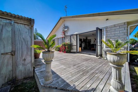 Photo of property in 44 Murray Avenue, Hawera, 4610