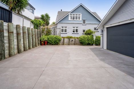 Photo of property in 34 Robe Street, New Plymouth, 4310