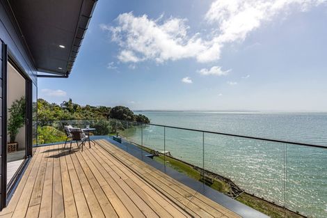 Photo of property in 8a Crispe Road, Clarks Beach, 2122