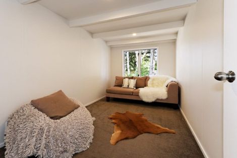 Photo of property in 93 Hobsonville Road, West Harbour, Auckland, 0618