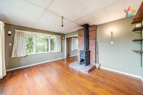 Photo of property in 64 Oakleigh Street, Maungaraki, Lower Hutt, 5010