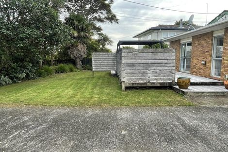 Photo of property in 106 Sturges Road, Henderson, Auckland, 0612