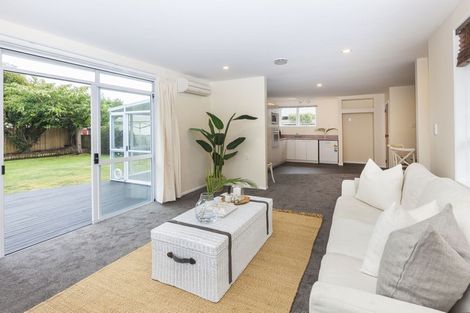 Photo of property in 369 Mairehau Road, Parklands, Christchurch, 8083