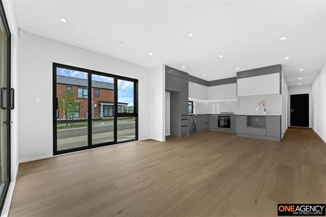 Photo of property in 18 Waimarie Drive, Karaka, 2578