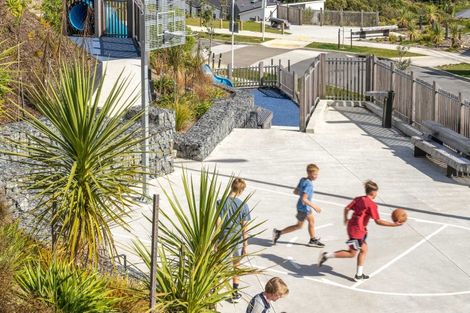 Photo of property in 33 Oakum Road, Whitby, Porirua, 5024