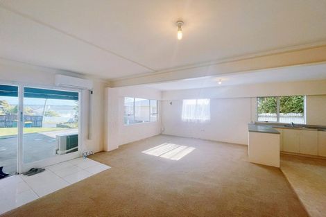 Photo of property in 9 Statesman Street, Henderson, Auckland, 0612