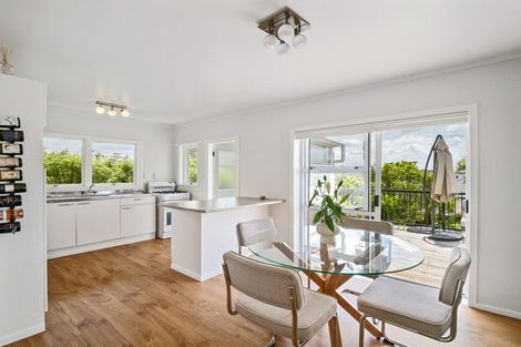 Photo of property in 3/619 Beach Road, Rothesay Bay, Auckland, 0630