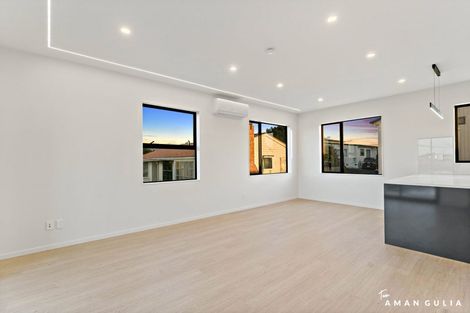 Photo of property in 1/16 Binsted Road, New Lynn, Auckland, 0600