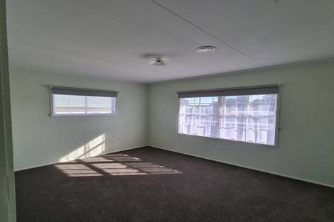 Photo of property in 61 Sandspit Road, Waiuku, 2123