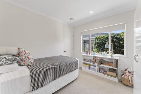 Photo of property in 2 Fairview Terrace, Waipahihi, Taupo, 3330