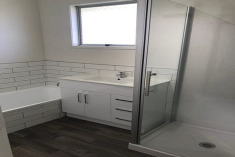 Photo of property in 119 Lynn Road, Bayview, Auckland, 0629