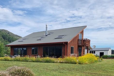 Photo of property in 72 Hotham Street, Murchison, 7007