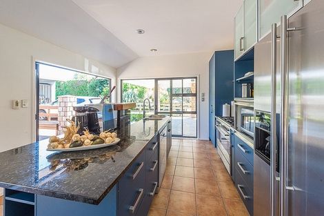 Photo of property in 74 Old Railway Road, Kumeu, 0892