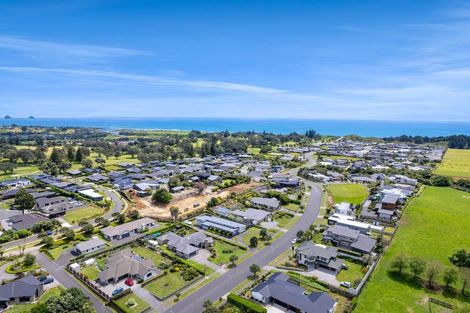 Photo of property in 2 Vardon Way, Waiwhakaiho, New Plymouth, 4312