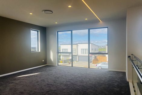 Photo of property in 8 Kumukumu Road, Long Bay, Auckland, 0630