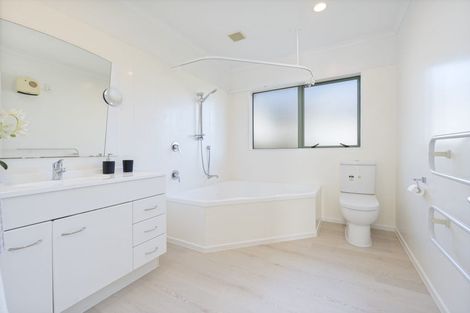 Photo of property in 29 Carling Avenue, Massey, Auckland, 0614