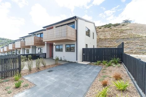 Photo of property in 47 Oakum Road, Whitby, Porirua, 5024