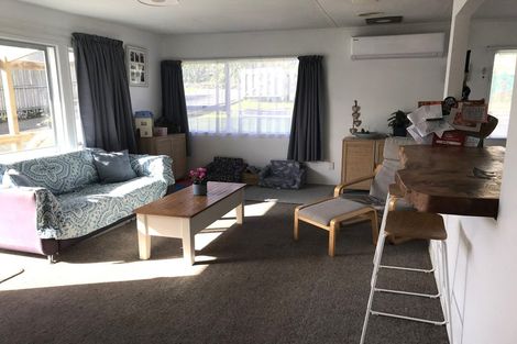 Photo of property in 8 Yorke Road, Haruru, 0204