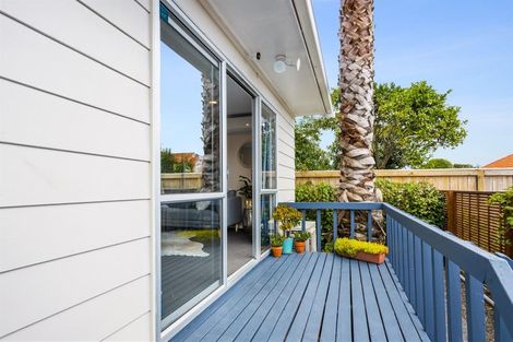 Photo of property in 60 Taikata Road, Te Atatu Peninsula, Auckland, 0610