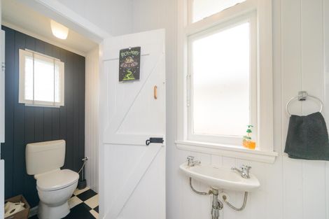 Photo of property in 24 Kauri Street, Roslyn, Palmerston North, 4414