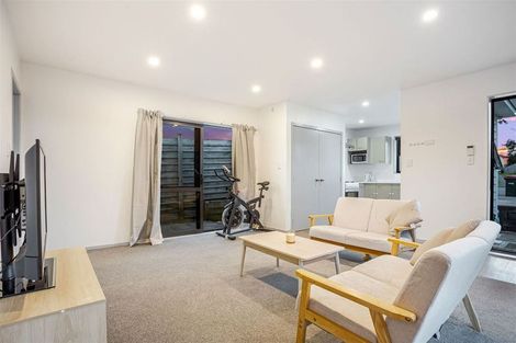 Photo of property in 30b Doone Place, Massey, Auckland, 0614