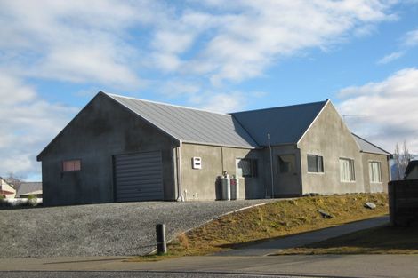 Photo of property in 11 Glenfinnon Place, Wanaka, 9305