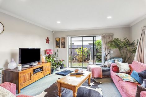 Photo of property in 17 Manhattan Court, Paraparaumu Beach, Paraparaumu, 5032
