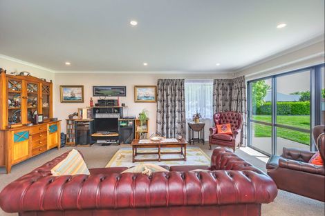 Photo of property in 2 Ivy Lane, Ohau, 5570