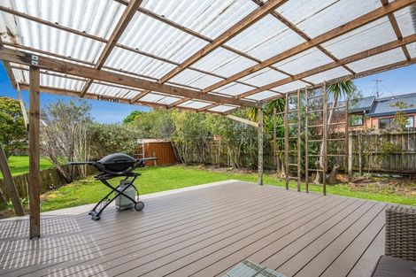 Photo of property in 33 Jelas Road, Red Beach, 0932