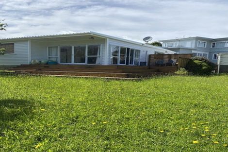 Photo of property in 199u3 Newlands Road, Newlands, Wellington, 6037