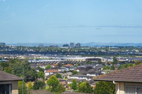 Photo of property in 231 Jeffs Road, Flat Bush, Auckland, 2016
