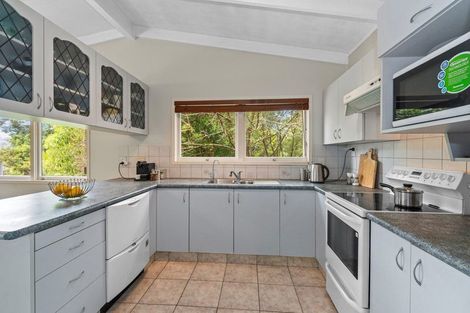 Photo of property in 35 Lyndhurst Road, Te Atatu South, Auckland, 0610