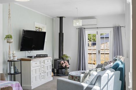 Photo of property in 2 Trinity Lane, Greytown, 5712