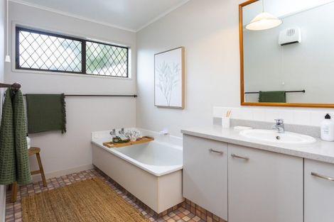 Photo of property in 1/17 Moncks Spur Road, Redcliffs, Christchurch, 8081