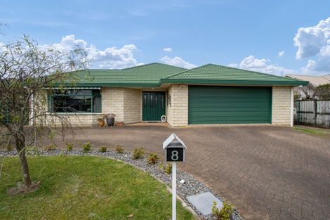 Photo of property in 8 Oaklands Drive, Cambridge, 3434