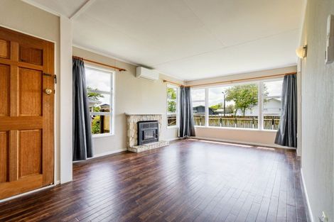 Photo of property in 18 Abraham Crescent, Milson, Palmerston North, 4414