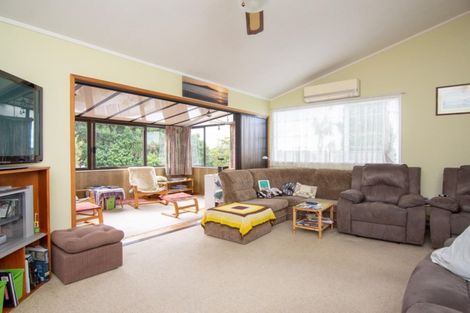 Photo of property in 3 Denyer Place, New Lynn, Auckland, 0600