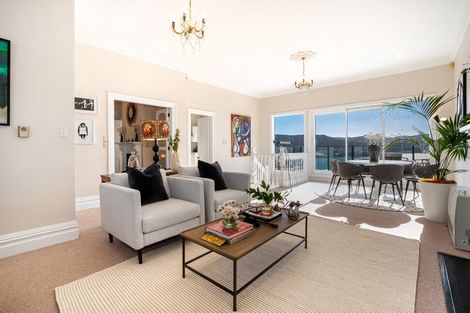 Photo of property in 2 The Crescent, Roseneath, Wellington, 6011