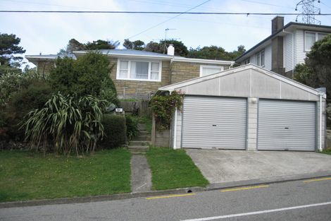 Photo of property in 11 Link Road, Newlands, Wellington, 6037