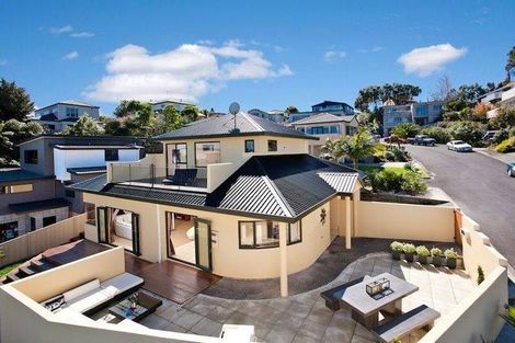 Photo of property in 19 Mariners View Road, Beach Haven, Auckland, 0626