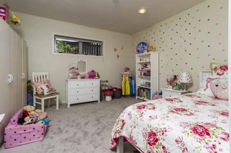Photo of property in 22 Kiteroa Terrace, Rothesay Bay, Auckland, 0630